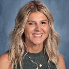 Leslie Dickson's Instagram, Twitter & Facebook