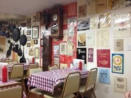 14 Mom Pop Restaurants In Missouri That Serve Scrumptious Home Cooked Meals Branson Missouri Vacation Springfield Missouri Pops Restaurant