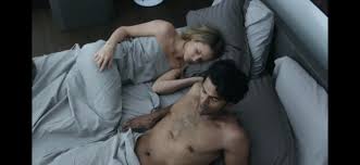 Ramsey rosso arbeitete in der leichenhalle von central city, wo er mit den eigenschaften von blut zu experimentieren begann. Leaked Photo Ramsey Rosso Wakes Up In Bed With Patty Spivot Flashtv