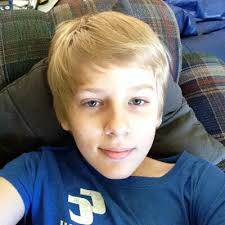 Derek Petersen (@DerekPeterseen)