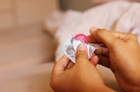 Par exemple, une boite de préservatifs de 45 mm, une autre de 47 mm, de 50 mm, de 52 mm, et ainsi de suite, comme on peut. Taille De Preservatif L Importance De Bien Choisir Le Preservatif Adapte