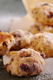Stollenkonfekt Mit Getrockneten Cranberries Und Zucker Rezept Stollen Rezept Stollenkonfekt Lebensmittel Essen