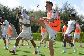 Both everton & millonarios are known as the blues, but it's the colombians who have changed strips and are wearing a white away kit. 84fhpflrtnf Pm