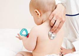 Infection in the small airways (bronchioles) of the lungs is common in young kids and babies. Bronchiolite Symptomes Et Traitement Chez Le Bebe Parents Fr