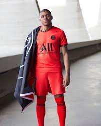 Populer 94+ kaos volly warna merah hitam / belanja online baju olahraga pria (jersey, kaos olahraga, celana, manset) model terlengkap & termurah di lazada | voucher diskon free ongkir cod. 6 Jersey Terbaik Klub Sepak Bola 2020 Menfesyen