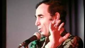 J'habite seul avec maman dans un tres vieil appartement rue sarasate j'ai pour me tenir compagnie une tortue deux canaris et une chatte pour laisser maman reposer tres souvent je fais le marche? Charles Aznavour Comme Ils Disent Youtube