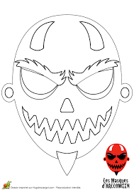 Le film d'épouvante ça est actuellement au cinéma. Page 56 Sur 131 Sur Hugolescargot Com Masque Halloween Masque Halloween A Imprimer Coloriage