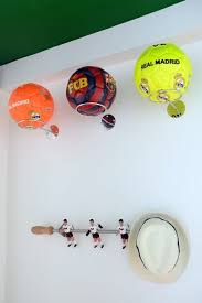 Quarto De Menino Com Futebol No Teto Soccer Room Boys Soccer Bedroom Football Bedroom