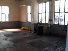 Wohnung zur miete in plochingen. Werkstatt Oder Lagerhalle Mit Hebebuhne Buro Dusche Wc Kantine Bzw Vesperraum Und Umkleidekabine Homebooster