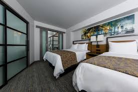 Marriott Vacation Club Pulse San Diego Double Double Suite Bedroom Enjoying Guestbathroom Guest