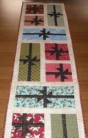 Christmas Quilted Table Runner Red Green Christmas Table Etsy Christmas Table Runner Quilted Table Runners Quilted Table Runner