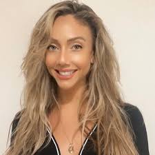 Kori Baxter's Instagram, Twitter & Facebook