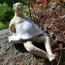 Have soon niki de saint phalle: Keramikfigur Handmade Sonnenbad Im Garten Gartenfiguren Gartenskulptur Steingarten Kunst