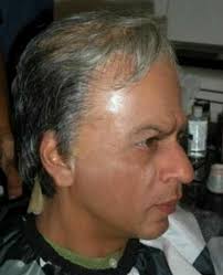 In an event, shah rukh khan revealed a hilarious story from his honeymoon, where he tricked his wife gauri. Shah Rukh Khan Goes Bald Viral Whatsapp Message Has Pic Of Srk As An Oldie India Com