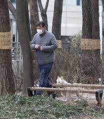 윤 전 총장은 내 장모가 사기를 당한 적은 있어도 누구한테 10원 한장 피해준 적이 없다고 강조했다고. ì •ì§ ë‹¤ìŒë‚  ìœ¤ì„ì—´ ëª¨ìŠµ í¬ì°© ìž¥ì• ê²¬ í† ë¦¬ì™€ ì•„íŒŒíŠ¸ ì‚°ì±… Zum ë‰´ìŠ¤