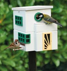 Puristische, klassische formen aus metall oder farbenfrohe kreationen. Vogelhaus Futterspender Art Deco Kaufen Ars Mundi