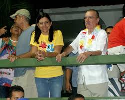 Resultado de imagem para Sarney e Roseana no Carnaval de São Luís