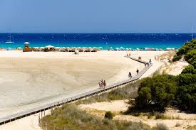 It is situated between 38° 51' and 41° 18' latitude north (respectively isola del toro and isola la presa) and 8° 8' and 9° 50' east longitude (respectively capo dell'argentiera and capo comino). The 7 Most Beautiful Chia S Beaches Blualghero Sardinia