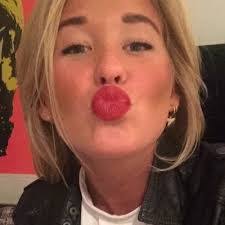 Chelsea Bergman's Instagram, Twitter & Facebook