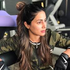 Infact, we have made it as simple as possible for you so you never have a bad hair day again. For Simple And Attractive Look Follow Hina Khan S Hair Style Newstrack English 1