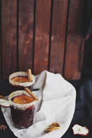 Meine Weihnachtliche Backstube Gluhwein Mit Tonkabohne Und Cointreau Tonkabohne Rezept Gluhwein Rezept Tonka Bohne