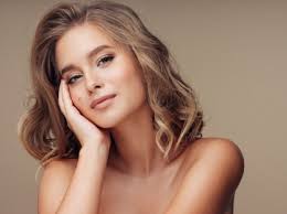 Altere frauen haarschnitte archive coole frisuren. Junger Wirken Frisuren Und Styling Tipps Mit Anti Aging Effekt Bildderfrau De