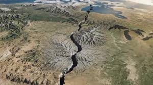 A massive fault runs through northern California—and you can see its path  from the air.😮 From the window of a flight over the San Francisco Bay area,  it might look like nothing
