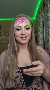 I wanna hear your greatest memory of 2023 & your goals for 2024!  #2023wrappedup #newyearsmakeup #fireworks2024 #creativemakeup