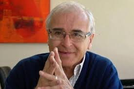 El ejecutivo boliviano de 68 años que impulsa negocios de IA y desafía el  edadismo |