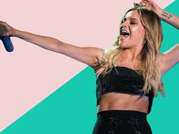 Kelsea Ballerini S No Equipment Abs Move To Fire Up Her Obliques Kelsea Ballerini Abs Workout Video Ab Moves