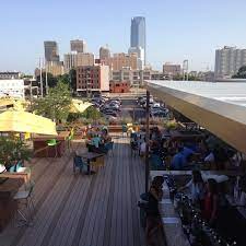 10 Restaurants With Incredible Rooftop Dining In Oklahoma Rooftop Dining Oklahoma City Restaurants Indoor Outdoor Seating