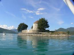 Réservation en ligne hébergements et activités. Chapelle St Michel Lac De Serre Poncon Picture Of L Ecrin Du Lac Chorges Tripadvisor