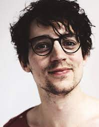 Jag behöver inte fundera så länge. Adam Lundgren Kann Ingen Sorg Portrait Inspiration Pretty People Pretty Face