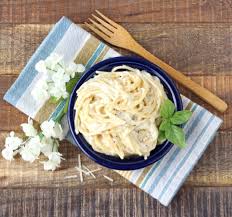 Was cooking for my 5 year old also so i kept the garlic cloves whole and just bruised them so i this recipe for pasta carbonara is not only super easy to make but oh so delicious!! Garlic Parmesan Pasta Recipe Tasty One Pot Wonder The Frugal Girls