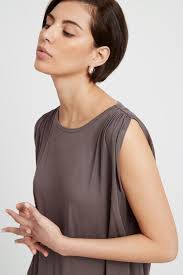 Best of Minimalist Summer Women's Clothing