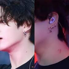 2am officially debuted on july 11, 2008, under jyp entertainment, with the single. Daily Incorrect Jikook S Tweet So Jimin Bit Jungkook S Mole On The Neck Trendsmap