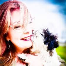 Michael Douglas shares the sweetest bond with his daughter, Carys. The  80-year-old actor went to visit is 21-year-old daughter who is studying at  Brown University. 📸: #michaeldouglas