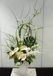 Wedding Florist In Eastern Suburb Of Melbourne A Specialised Floral Studio On We Corporate Flowers Flower Arrangements Simple Contemporary Flower Arrangements