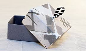 Exemples De Boites Cadeaux En Origami Masking Tape Et Papier Cadeau Once you select a shape, you'll be presented with the origami instructions and diagrams for it. origami masking tape et papier cadeau