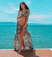 Ζούμε την πιο μαγική στιγμή στη ζωή μαςοι πρώτες δηλώσεις του σάκη τανιμανίδη και της χριστίνας μπόμπα μετά τη γέννηση των διδύμων. Xristina Mpompa Mas Deixnei To Swma Ths Enamish Mhna Meta Th Gennhsh Twn Didymwn Fthis Gr