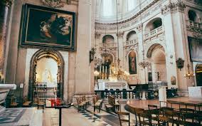 Pour célébrer le 800e anniversaire de la naissance de louis ix, plus connu sous le nom de saint louis, stéphane bern revient sur le parcours du plus illustre des. Les Secrets De L Eglise Saint Paul Saint Louis Le Marais Mood Paris