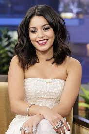 Vanessa Hudgens Chic Shoulder Length Hairstyle Vanessa Hudgens Short Hair Vanessa Hudgens Hair Hair Styles