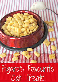 Are you looking for some delicious homemade cat treat recipes you can make for your feline? 15 Purrfect Homemade Cat Treats To Spoil Your Kitty
