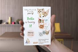 Trzy są z napisami, dwa to kotki w ramkach, które świetnie sprawdzą się np. Zaproszenia Zaproszenia Urodziny Kota Kot Zaprosic Kitty Etsy