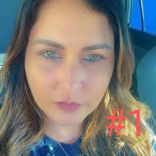 La competencia está fuerte, la del norte contra la del sur. Quién será la  agraciada del negrito bombón Laguerre, La #1 o la #2 Para Superintendente.  Mi opinión es que la #2