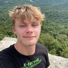 Ethan Dobbins's Instagram, Twitter & Facebook