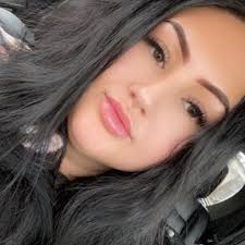 Where to get great hair and nail services in Seminole, TX?