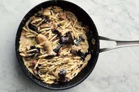 Jamie Oliver S Garlic Mushroom Pasta Recipe On Food52 Recipe Mushroom Recipes Pasta Recipes Jamie Oliver Recipes