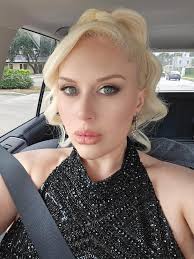 Amber Norell (@ambernorell)