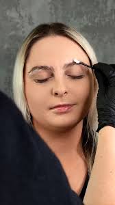 This reel is definitely for lash stylists who are just starting their  journey with the UV LED system or would like to change the standing lamp in  to headlamp. Let me know